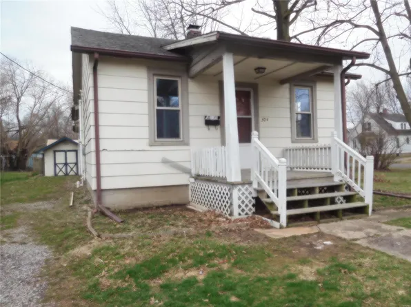 304 W Monroe St, Highland, IL 62249