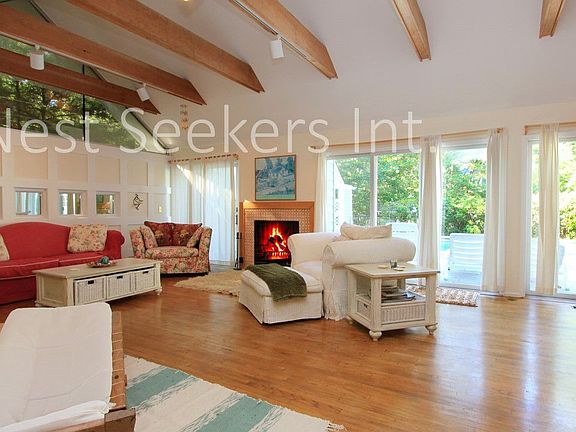 2nd image of 156 Peconic Hills Dr