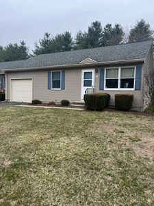 102 North Maple Street APT 11A, Enfield, CT, 06082