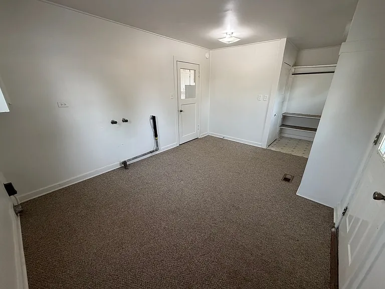 4611 N Adams St — Photo 14