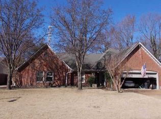 395 Locust Grove Dr, Cordova, TN 38018