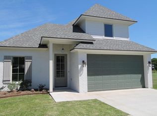 103 Santa Marta Dr, Youngsville, LA 70592