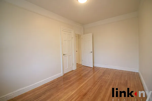 Rented by Link NY Realty | media 7