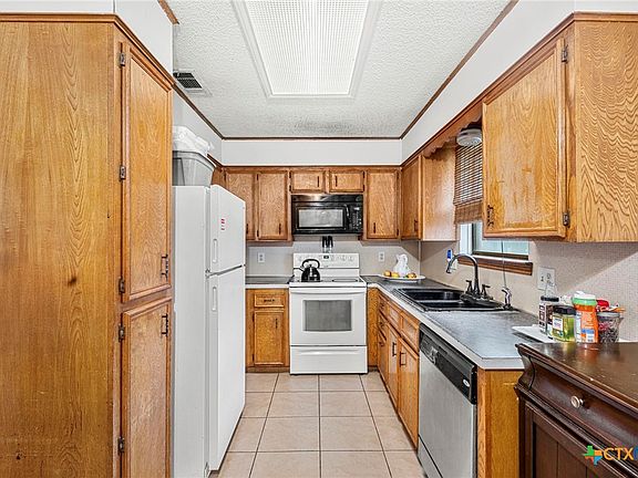 5th image of 1610 Ronstan Dr