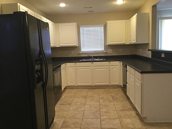 3rd image of 103 Bay Hill Dr