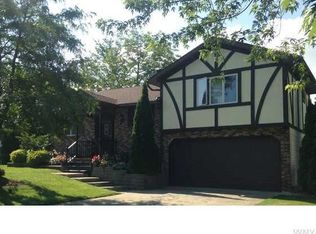 1514 Sundance Trl, Lake View, NY 14085