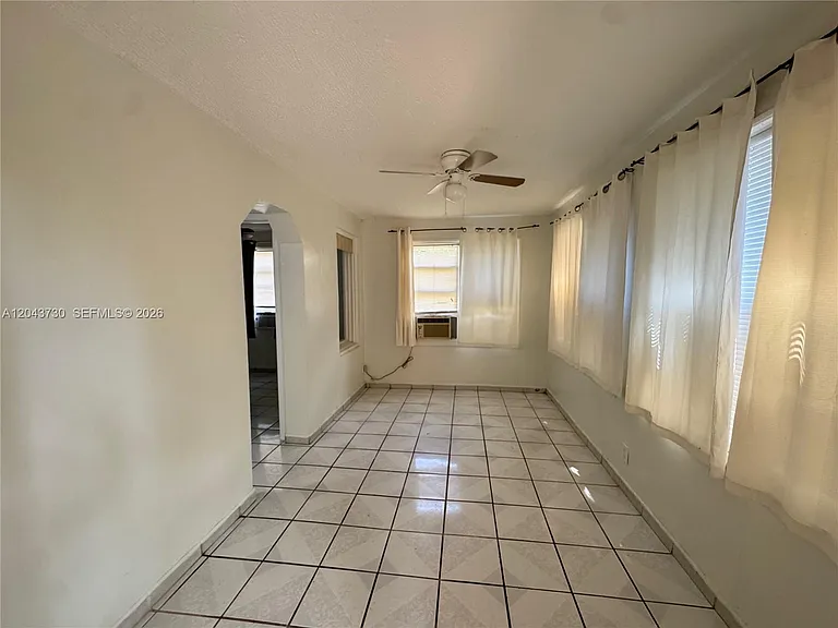 215 Columbus Pkwy — Photo 5