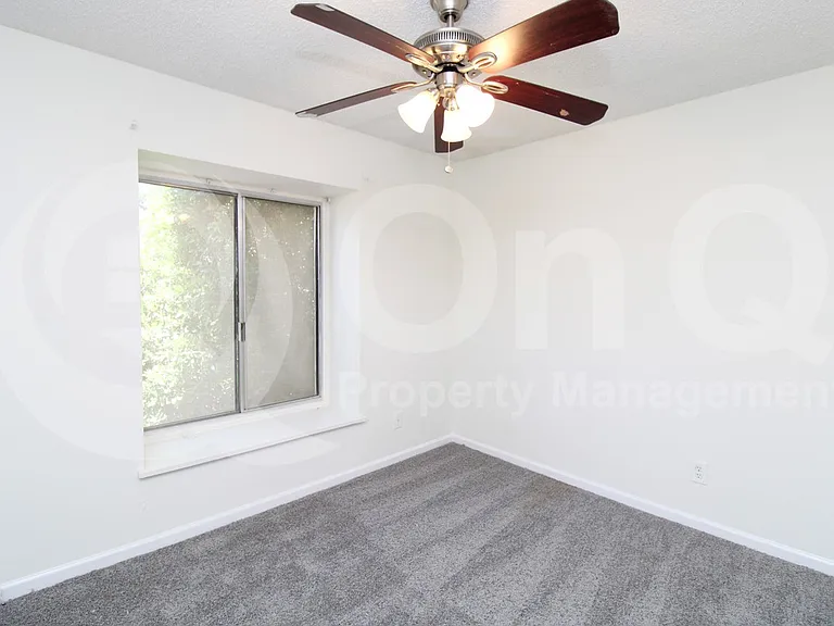 3409 W Echo Ln — Photo 14
