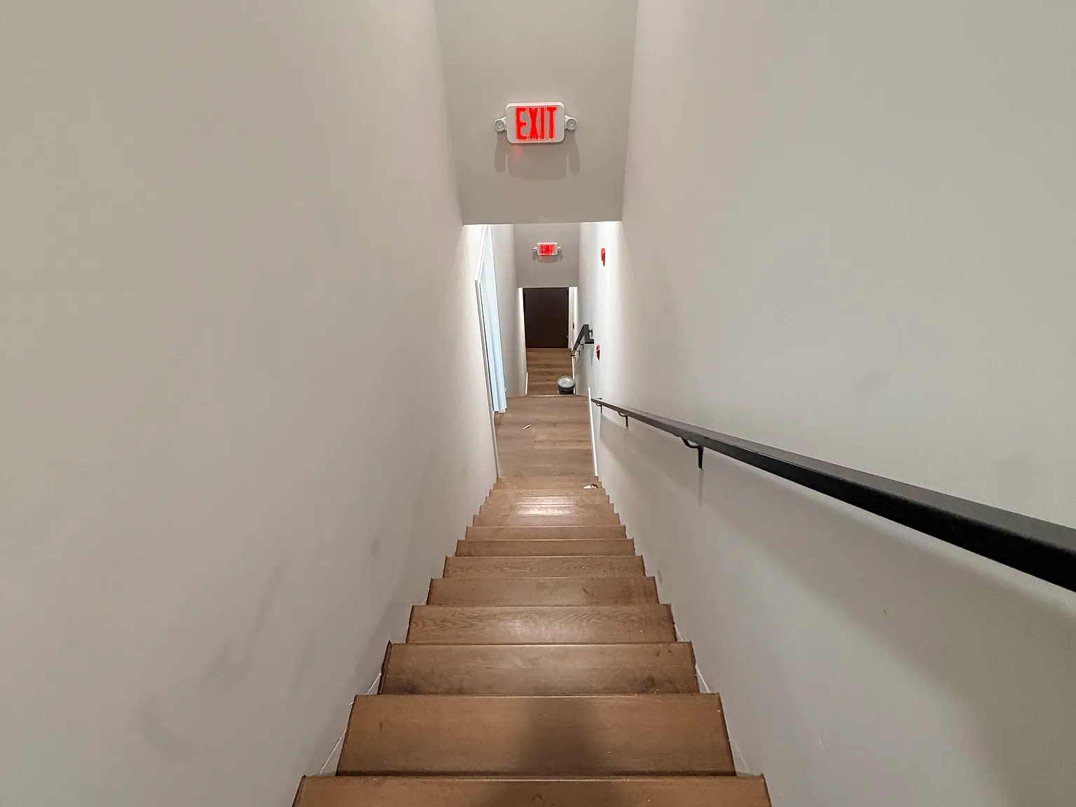 2 bed, 900 sqft, $1,800 — Photo 2
