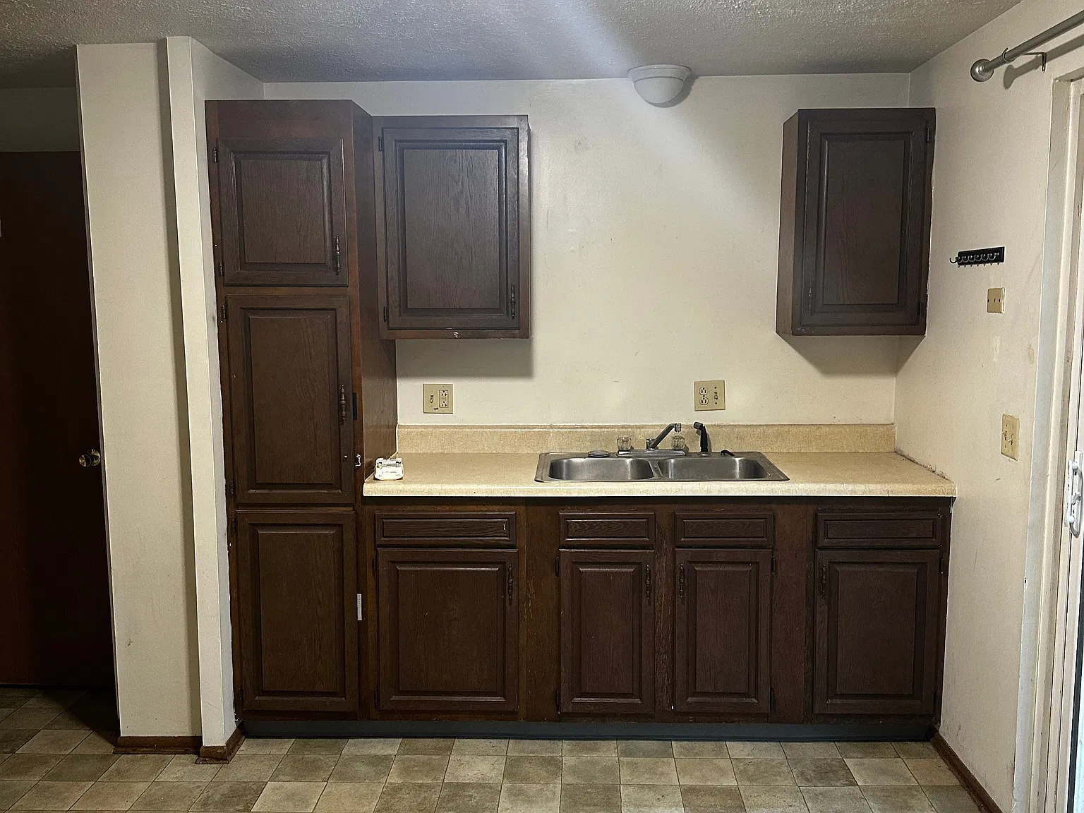 2 bed, 1.0 bath, 870 sqft, $1,025 — Photo 4