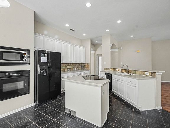 5th image of 3604 Magnolia Cir