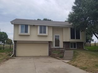 8924 S 142nd Avenue Cir, Omaha, NE 68138