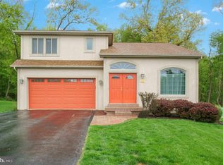 125 Meadow Hill Dr, York, PA 17402