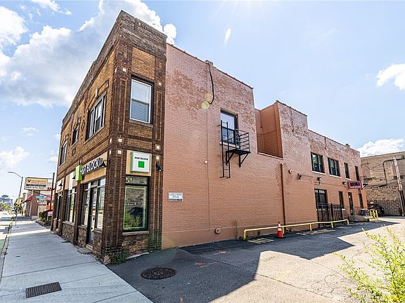 3rd image of 757 W Main St