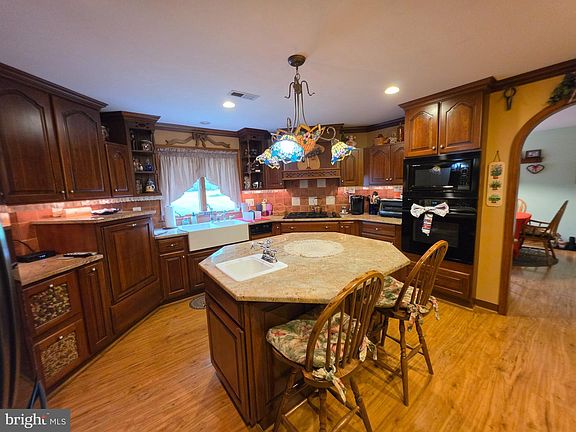 4th image of 186 Folly Rd