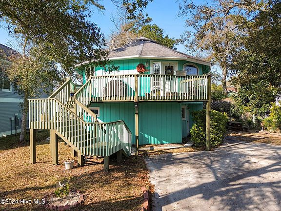 2nd image of 111 SE 30th St