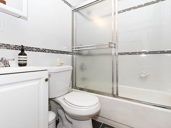 5th image of 1417 Pacific St APT 3