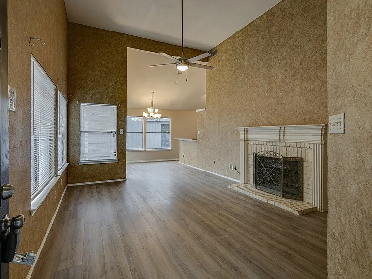 10611 Woodleaf Dr — Photo 12