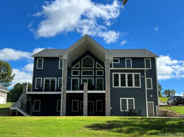 1102 Starboard Dr, Bracey, VA 23919