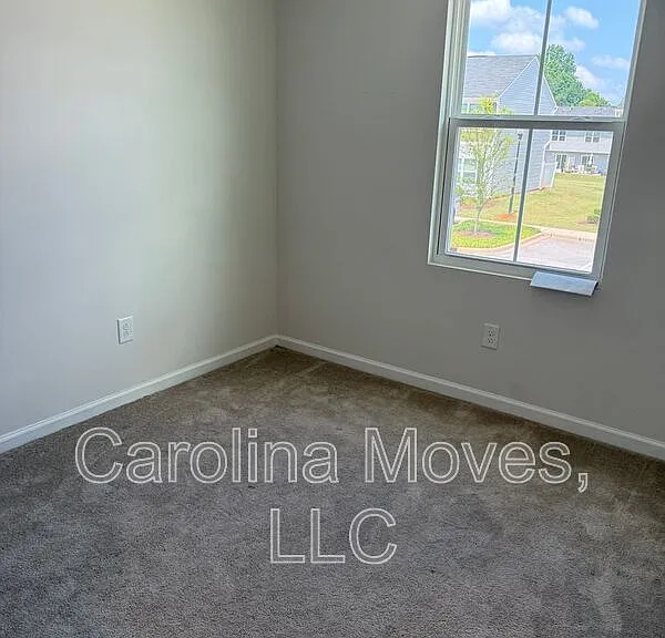 126 Fernside Ct — Photo 16
