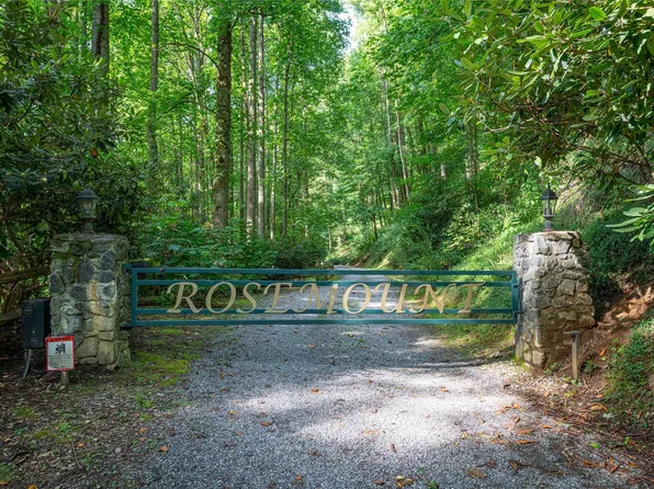 8 Resurrection Ln, Sylva, NC 28779