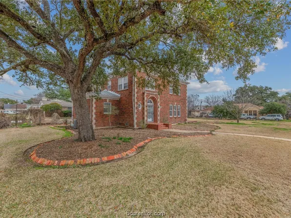 700 E 32nd St, Bryan, TX 77803