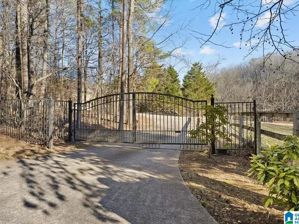7147 Faucett Rd, Pinson, AL 35126