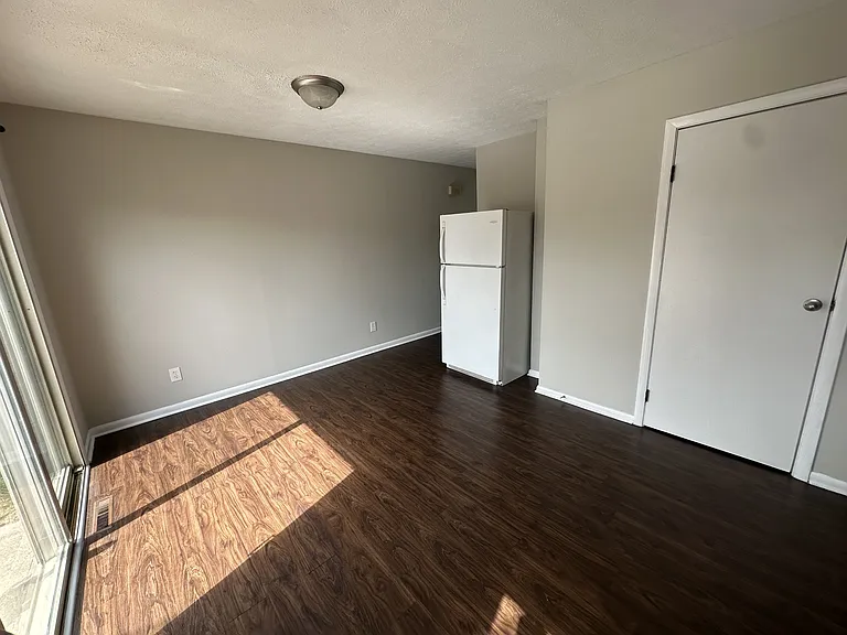 4893 Nugent Dr — Photo 14