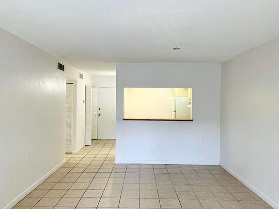4th image of 11267 N Kendall Dr APT J102