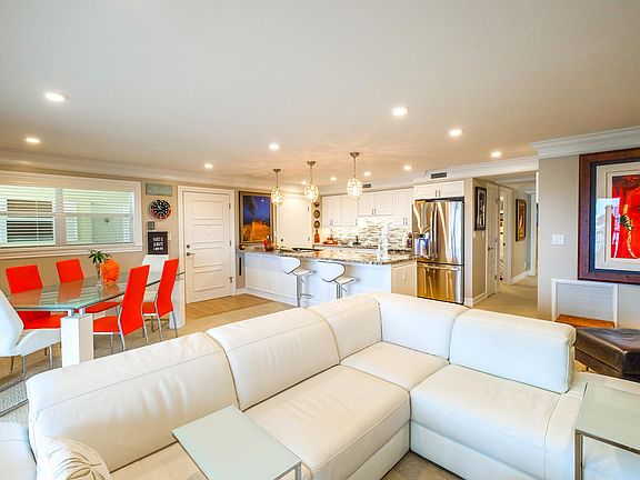 3rd image of 222 Harbour Dr APT 506