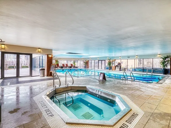 330 East 38th Street image 12 of 17