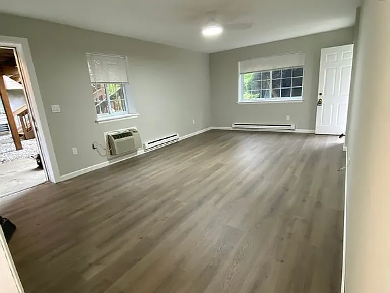 518 Fox Run Ln #518 — Photo 3