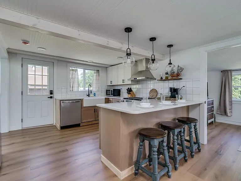 105 Brown Shores Rd — Photo 8