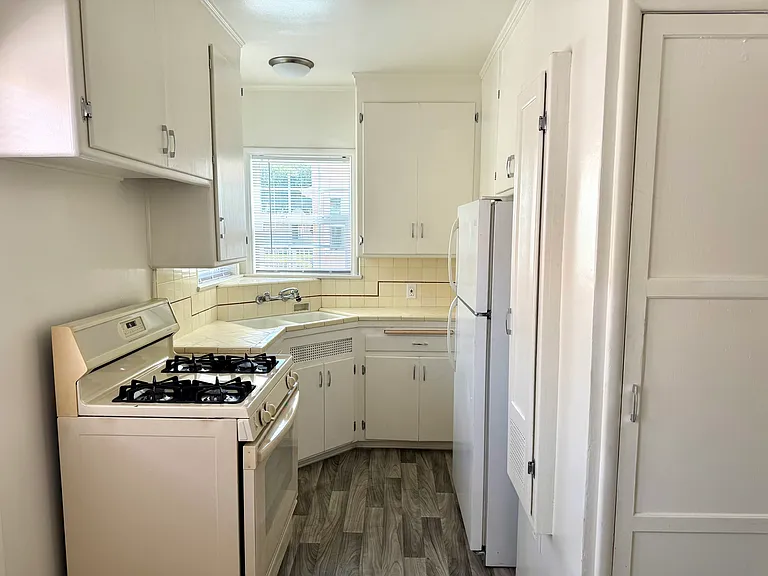 11651.5 Magnolia Blvd #11651.5 — Photo 4