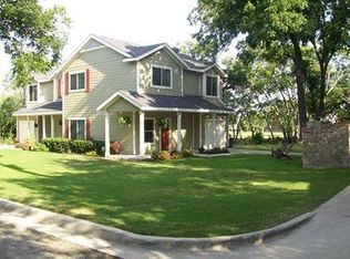 402 E Ash St, Decatur, TX 76234