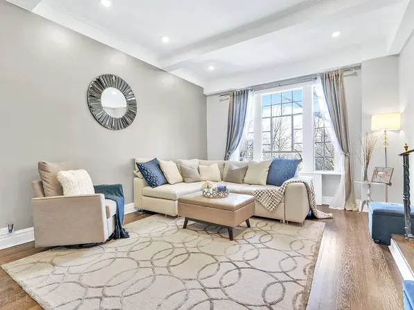 20 Continental Ave APT 4G, Flushing, NY 11375