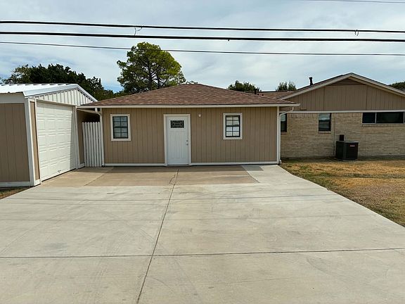3rd image of 3701 Bluebell Dr