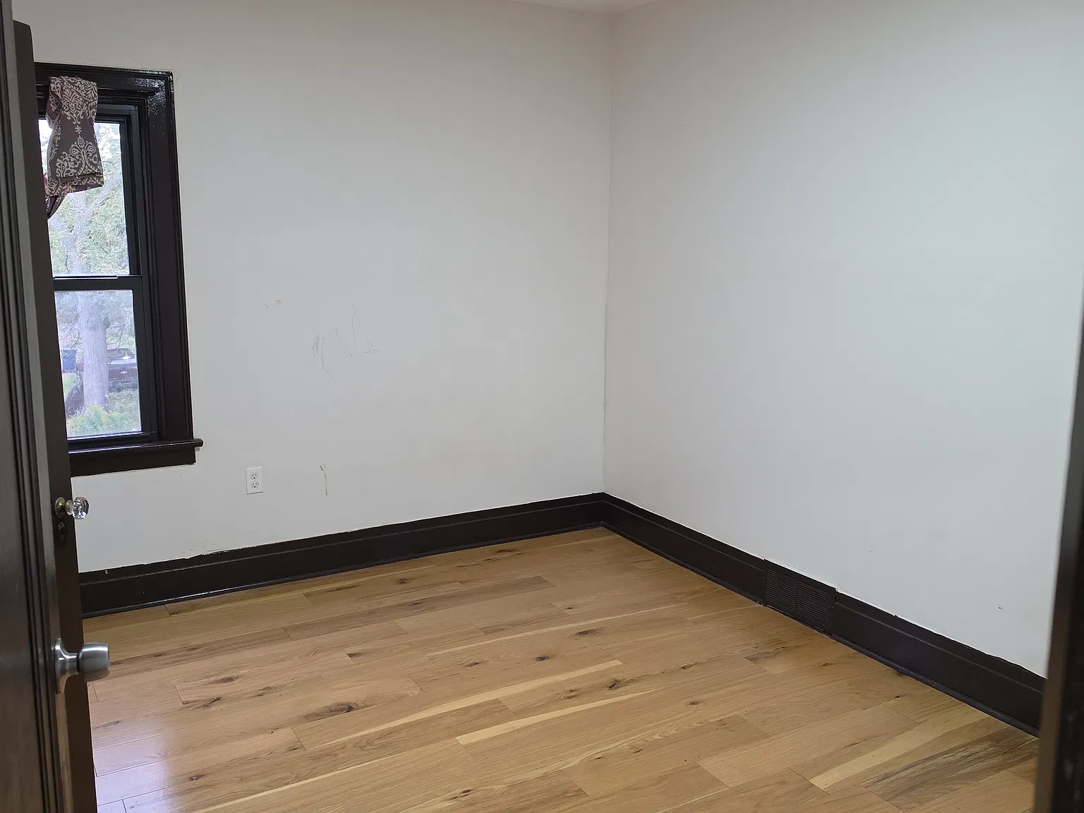 3 bed, 1300 sqft, $1,250 — Photo 3