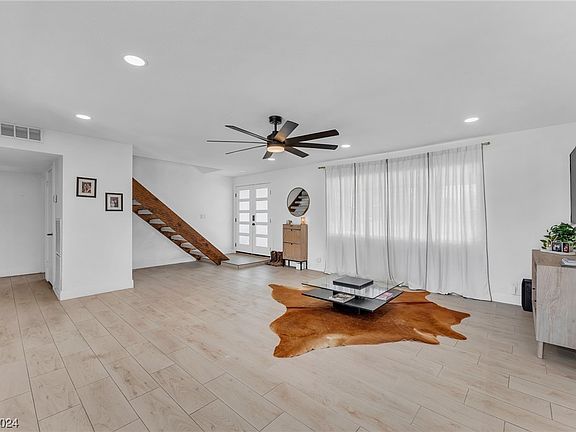 5th image of 8006 Firethorn Ln