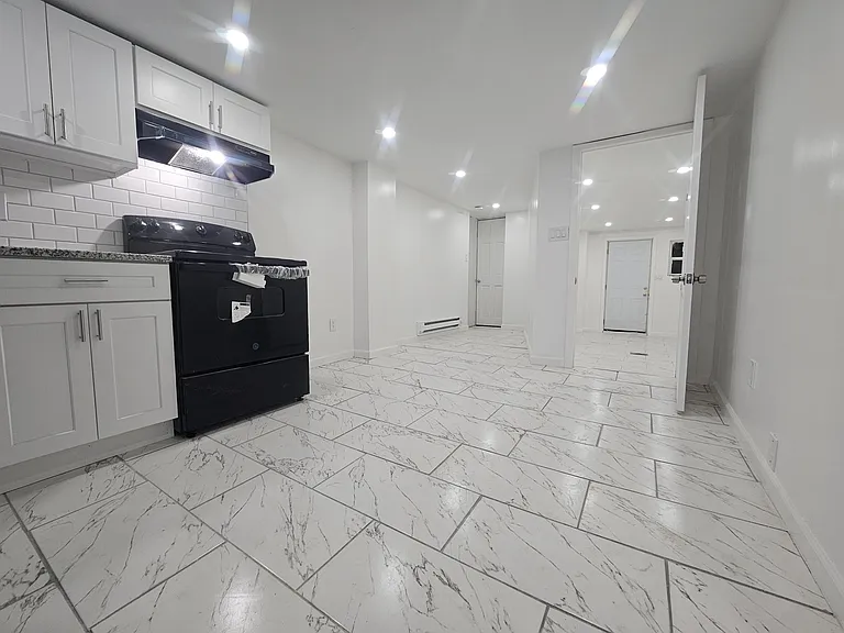 4124 Castor Ave — Photo 3