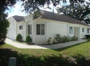 1363 W Glen Oak Rd, North Lauderdale, FL 33068