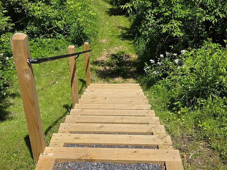 Berkshire Dr — Photo 17