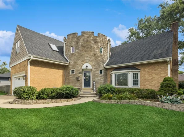 247 N Church Rd, Bensenville, IL 60106