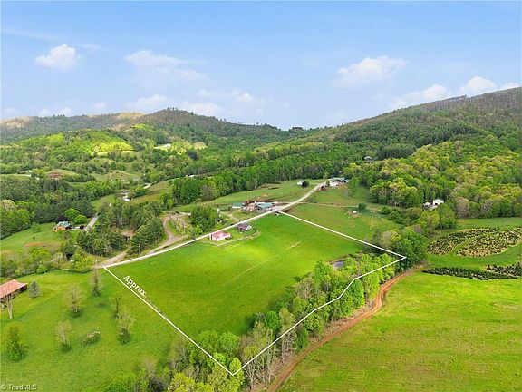 42nd image of 4793 Cheek Mountain Rd