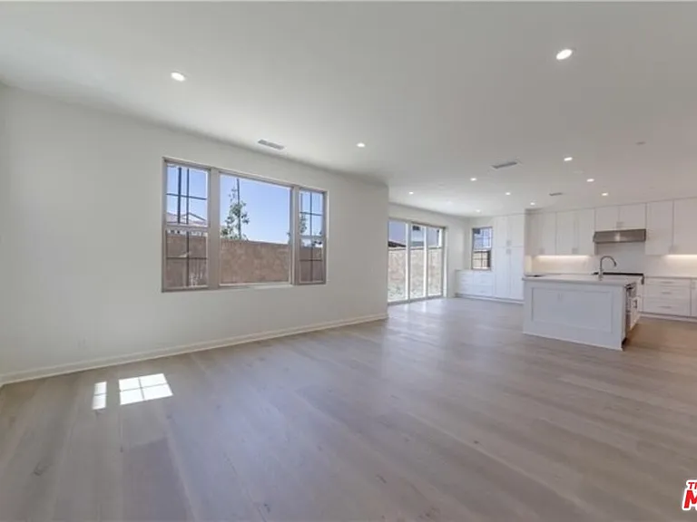 113 Escala — Photo 10