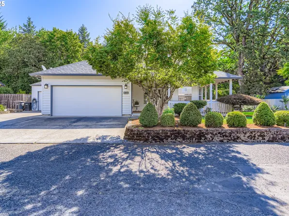 3817 NE Brogden St, Hillsboro, OR 97124