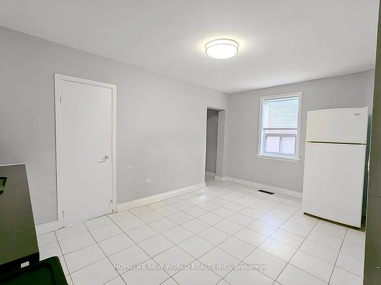 2 Thornton Ave #1 — Photo 3