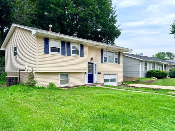 3324 Eastern Ave, Davenport, IA 52807