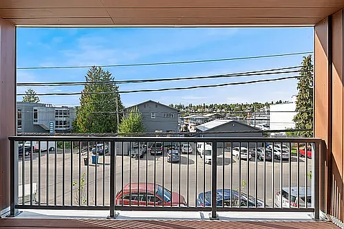 Flow Eastlake Apartments — Photo 59