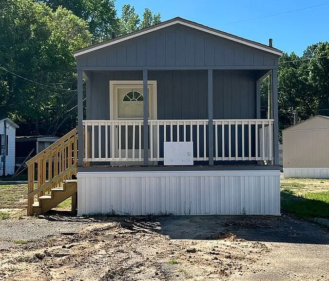 1663 Dena Dr — Photo 1